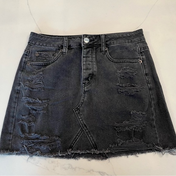 Black denim skirt - Picture 1 of 8
